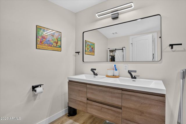2334 W AUGUSTA Avenue, Phoenix, AZ 85021
