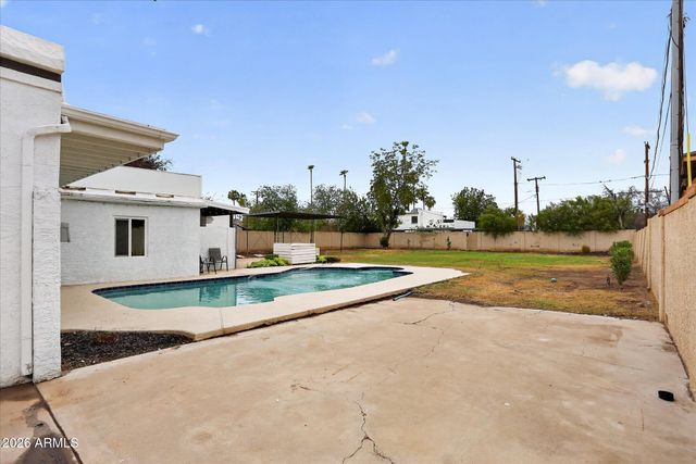 2334 W AUGUSTA Avenue, Phoenix, AZ 85021