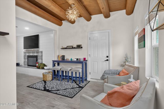 2334 W AUGUSTA Avenue, Phoenix, AZ 85021