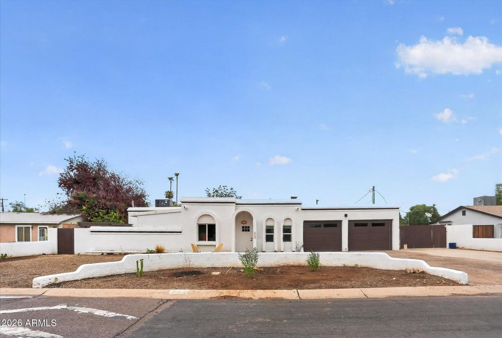 2334 W AUGUSTA Avenue, Phoenix, AZ 85021