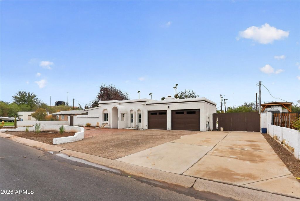 2334 W AUGUSTA Avenue, Phoenix, AZ 85021 — photo 4