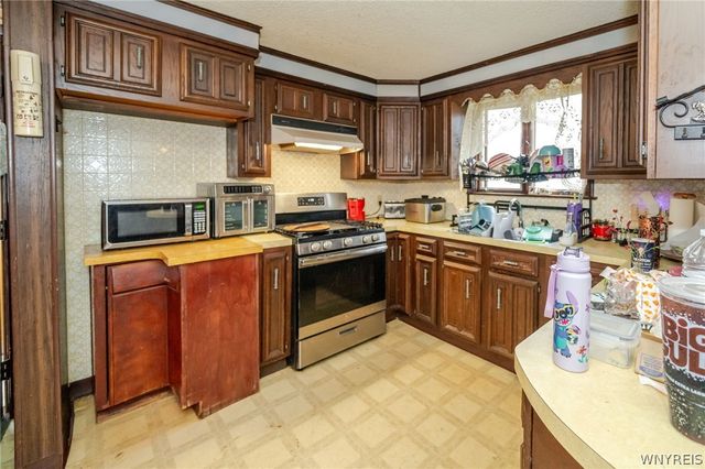 9 Binner Road, Cheektowaga, NY 14225