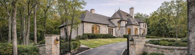 225 Lake Hills Rd NA, Tullahoma, TN 37388