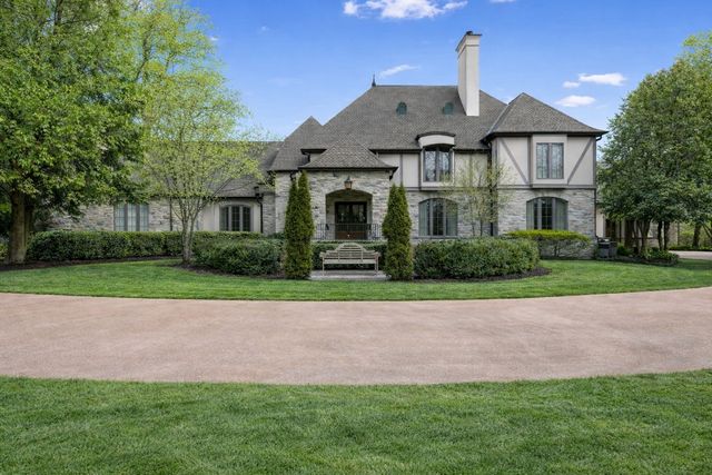 225 Lake Hills Rd NA, Tullahoma, TN 37388