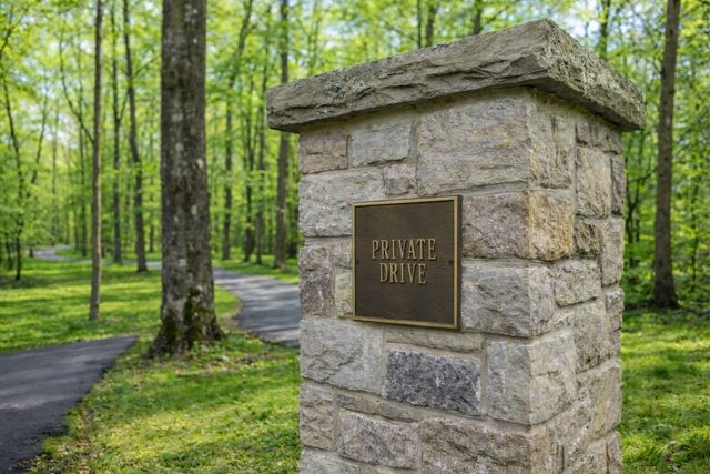 225 Lake Hills Rd NA, Tullahoma, TN 37388