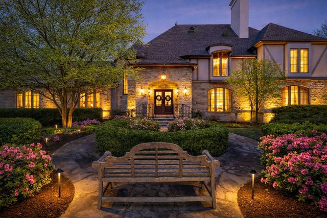 225 Lake Hills Rd NA, Tullahoma, TN 37388