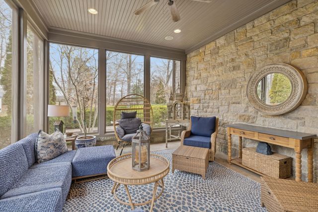 225 Lake Hills Rd, Tullahoma, TN 37388