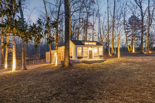 225 Lake Hills Rd, Tullahoma, TN 37388