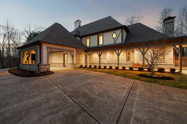 225 Lake Hills Rd, Tullahoma, TN 37388