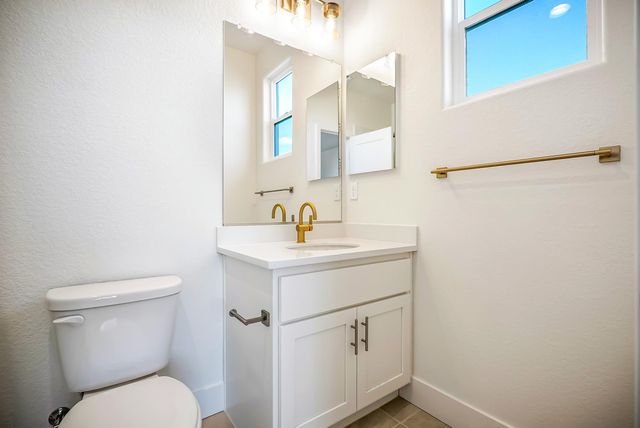 127 Bodega Dr, Lodi, CA 95240