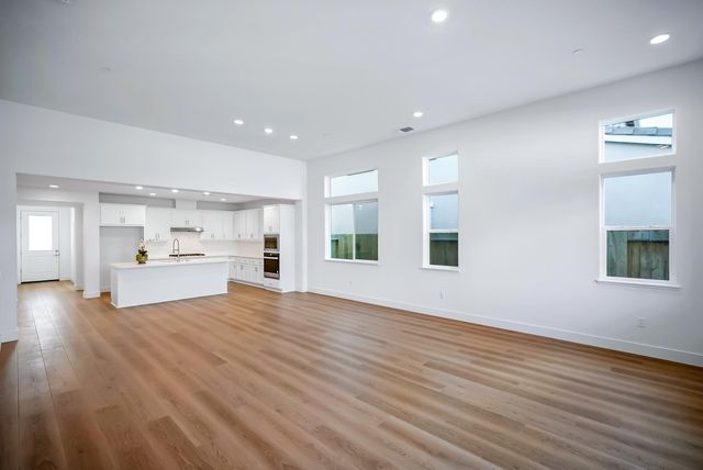 127 Bodega Dr, Lodi, CA 95240