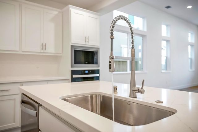 127 Bodega Dr, Lodi, CA 95240