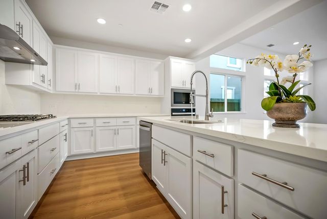 127 Bodega Dr, Lodi, CA 95240