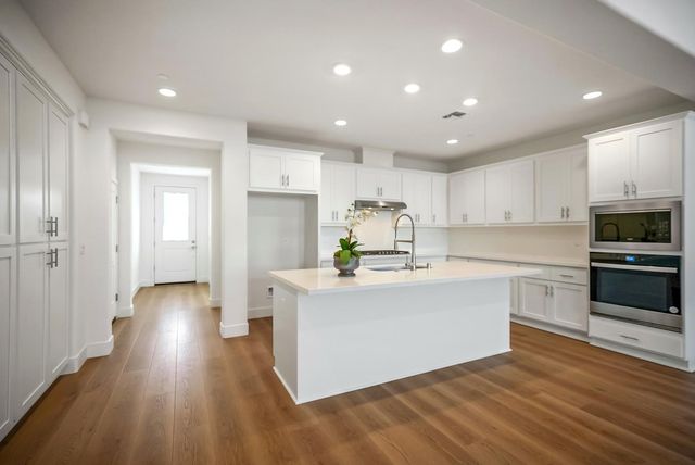 127 Bodega Dr, Lodi, CA 95240