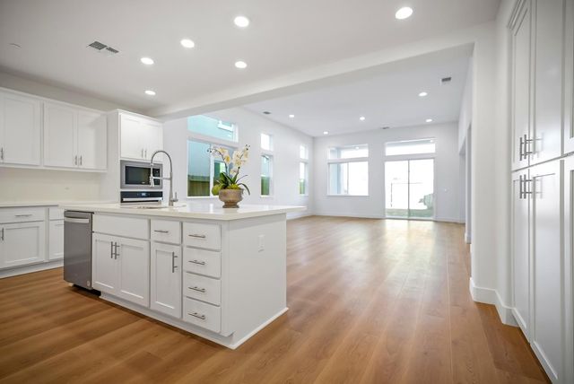 127 Bodega Dr, Lodi, CA 95240