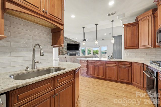 134 Chandeleur Drive, Mooresville, NC 28117