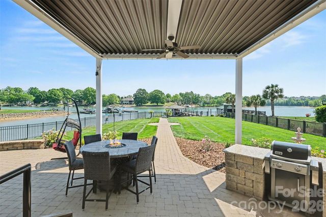 134 Chandeleur Drive, Mooresville, NC 28117