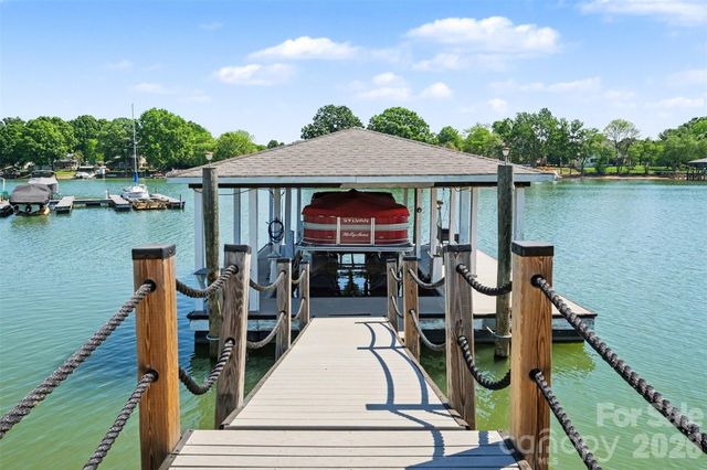 134 Chandeleur Drive, Mooresville, NC 28117