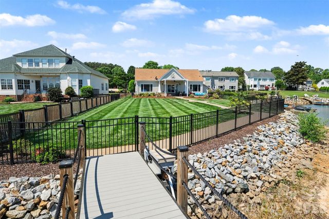 134 Chandeleur Drive, Mooresville, NC 28117