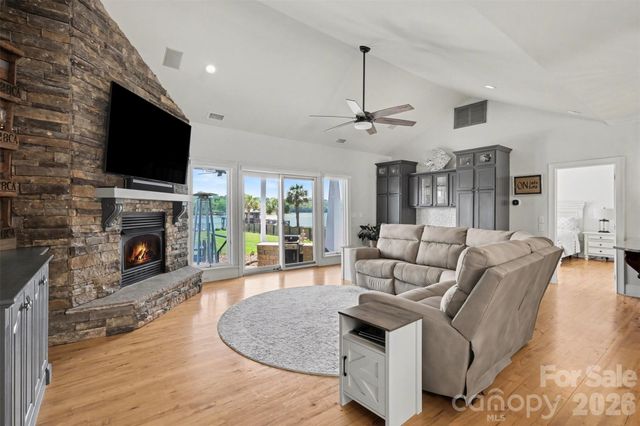 134 Chandeleur Drive, Mooresville, NC 28117