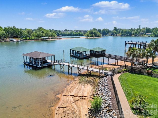 134 Chandeleur Drive, Mooresville, NC 28117