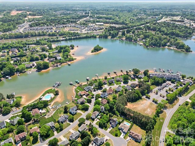 134 Chandeleur Drive, Mooresville, NC 28117