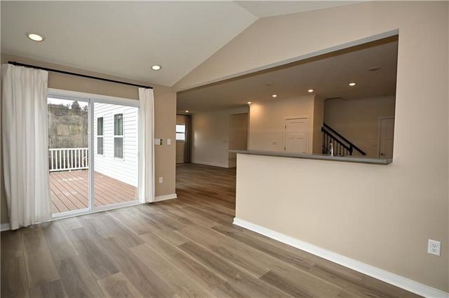 212 Creekside Dr., Oakdale, PA 15071