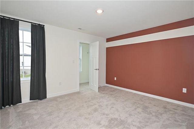 212 Creekside Dr., Oakdale, PA 15071