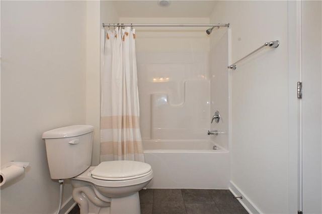 212 Creekside Dr., Oakdale, PA 15071