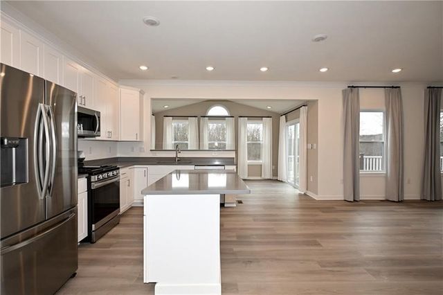 212 Creekside Dr., Oakdale, PA 15071