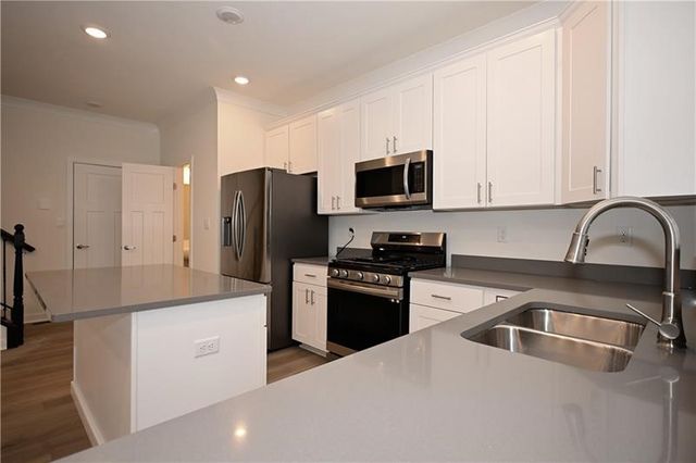 212 Creekside Dr., Oakdale, PA 15071