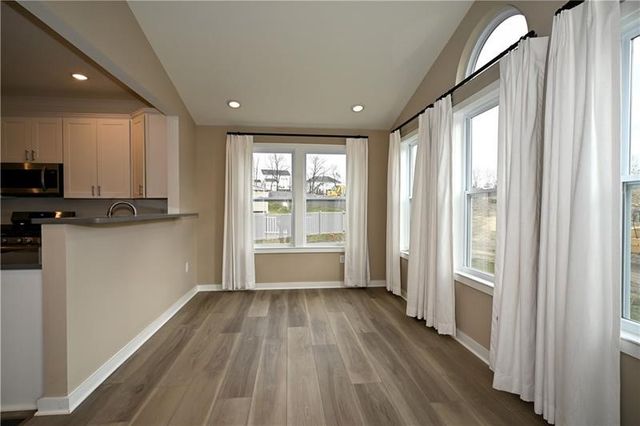 212 Creekside Dr., Oakdale, PA 15071