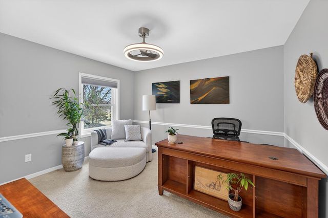 12714 N Meadow CIRCLE W, Mequon, WI 53092