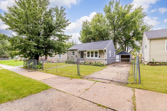 1135 E Galena Boulevard, Aurora, IL 60505