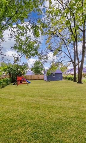 1135 E Galena Boulevard, Aurora, IL 60505
