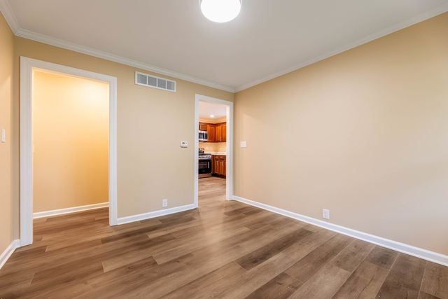 1135 E Galena Boulevard, Aurora, IL 60505