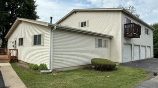 907 Gael Drive D, Joliet, IL 60435