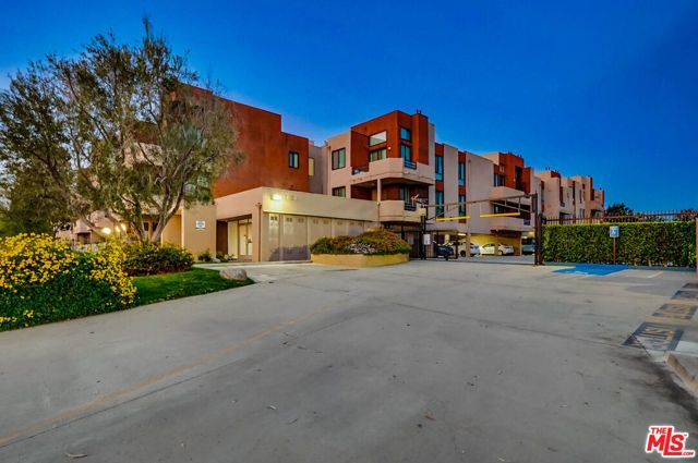 7826 Topanga Canyon Boulevard 210, Canoga Park (los Angeles), CA 91304