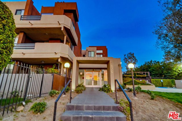 7826 Topanga Canyon Boulevard 210, Canoga Park (los Angeles), CA 91304