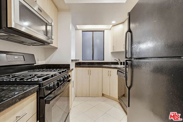 7826 Topanga Canyon Boulevard 210, Canoga Park (los Angeles), CA 91304