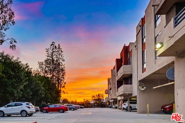 7826 Topanga Canyon Boulevard 210, Canoga Park (los Angeles), CA 91304