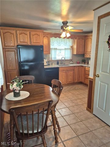 4546 N Leavitt Road NW, Warren, OH 44485