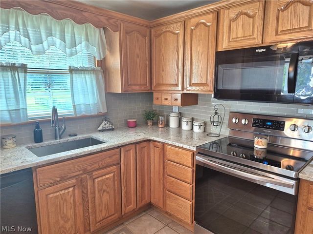 4546 N Leavitt Road NW, Warren, OH 44485