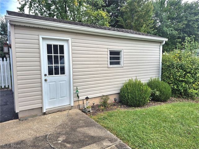 4546 N Leavitt Road NW, Warren, OH 44485