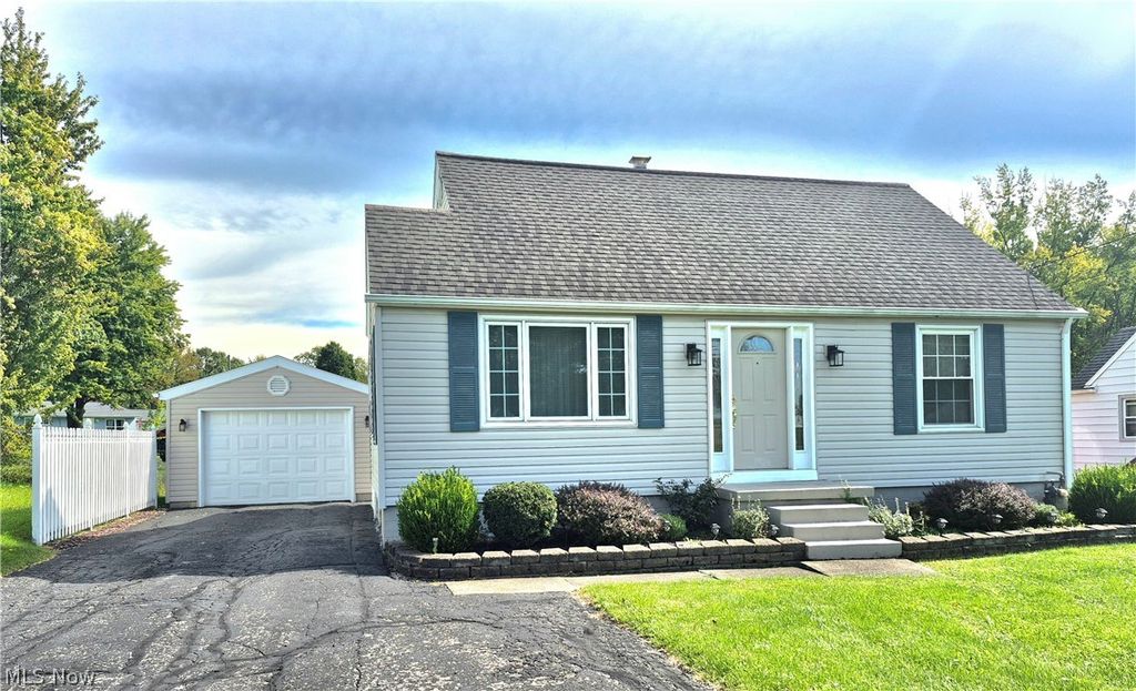 4546 N Leavitt Road NW, Warren, OH 44485