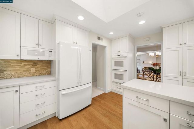 3926 S Peardale Dr, Lafayette, CA 94549