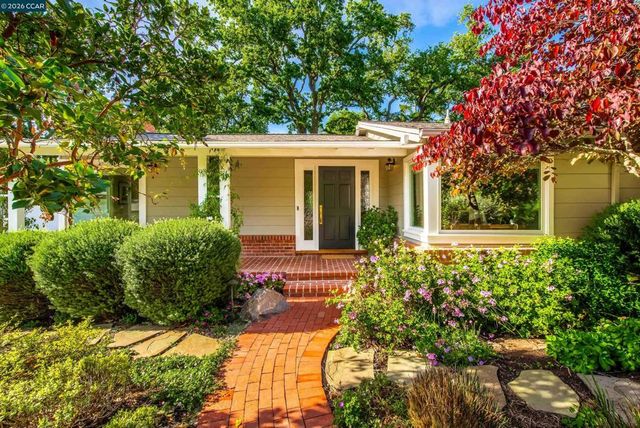3926 S Peardale Dr, Lafayette, CA 94549