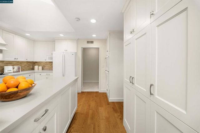 3926 S Peardale Dr, Lafayette, CA 94549