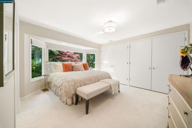 3926 S Peardale Dr, Lafayette, CA 94549