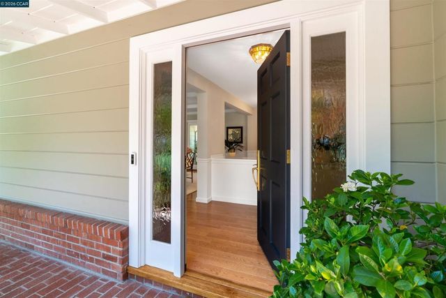 3926 S Peardale Dr, Lafayette, CA 94549